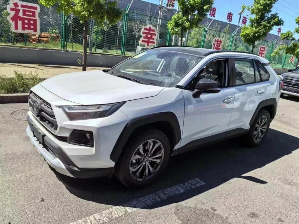 Toyota RAV4 2024