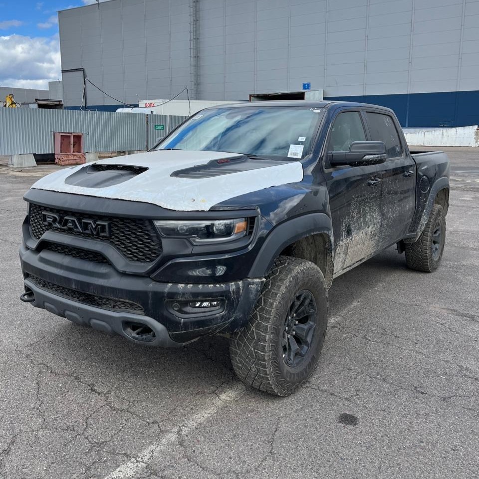 RAM 1500 TRX Black 6.2L 712 HP