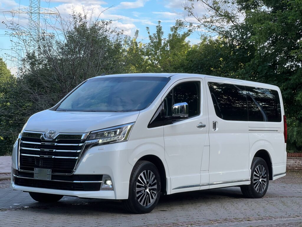 Toyota Granvia 2022